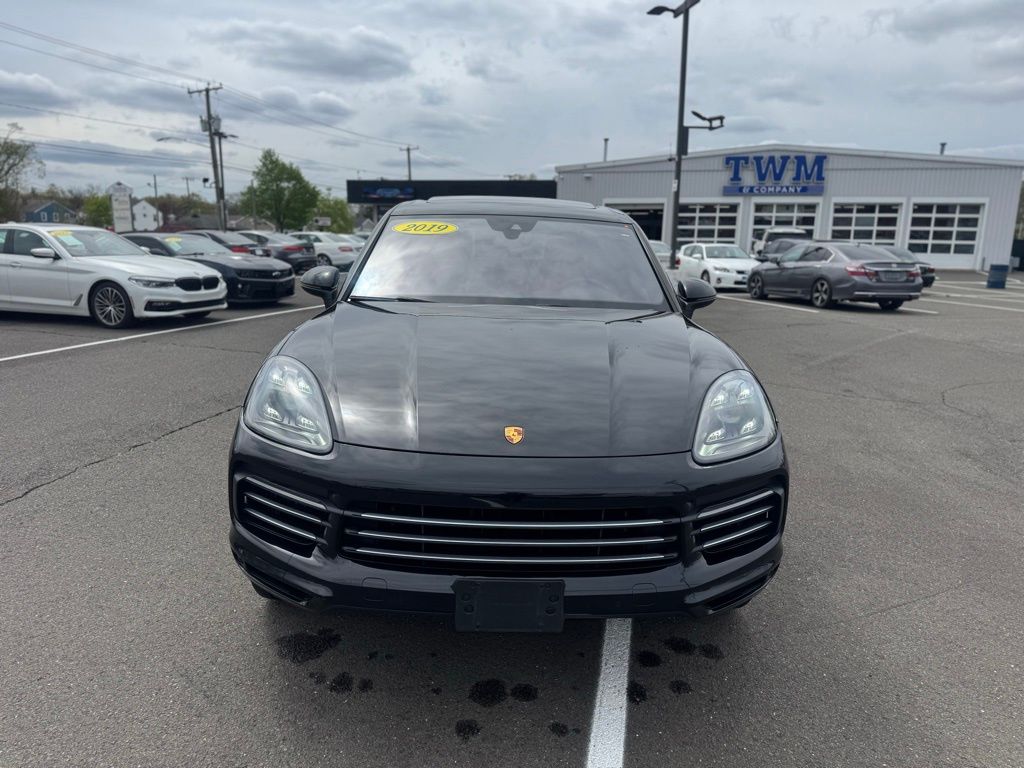 2019 Porsche Cayenne view 2
