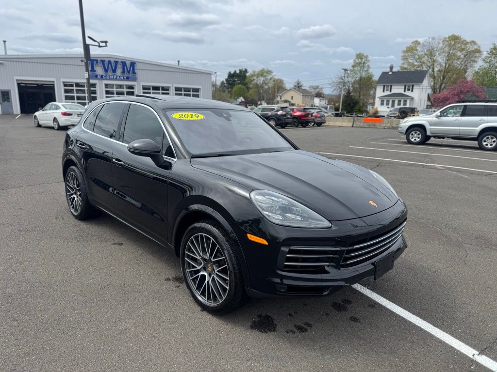 2019 Porsche Cayenne view 3