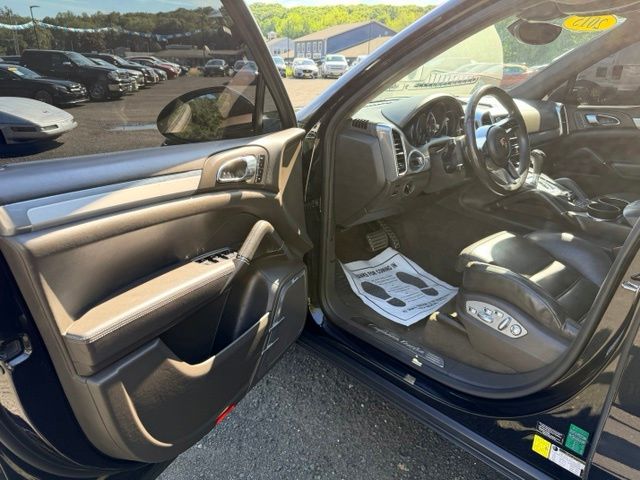 2015 Porsche Cayenne Turbo - Photo 14