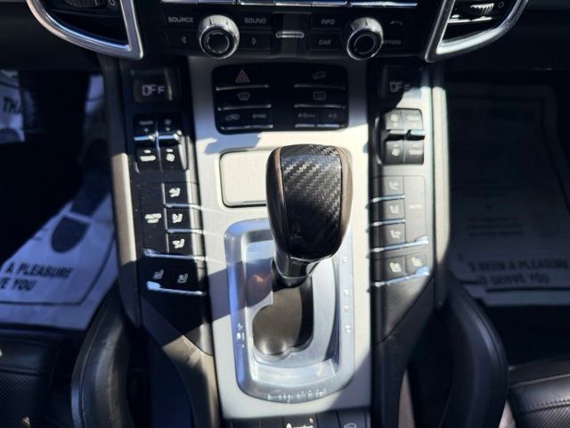 2015 Porsche Cayenne Turbo - Photo 21