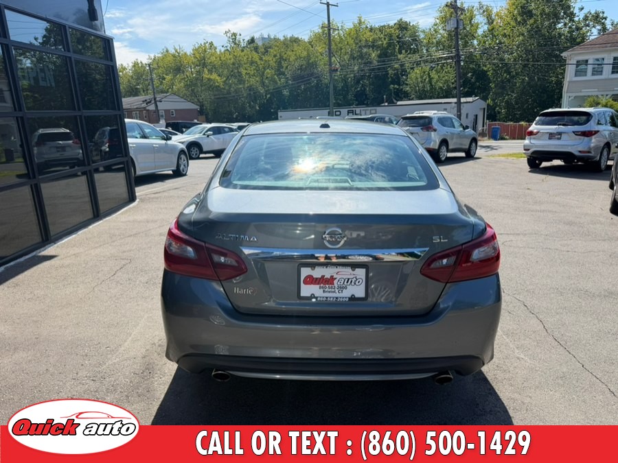 2018 Nissan Altima view 5