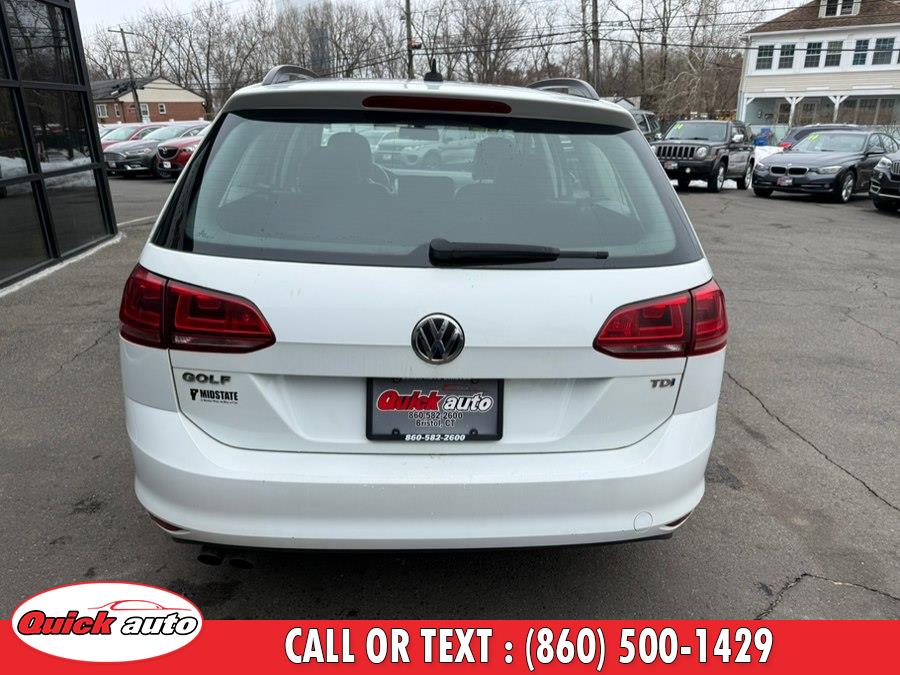 2015 Volkswagen Golf SportWagen view 5
