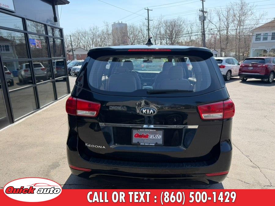 2017 Kia Sedona view 5