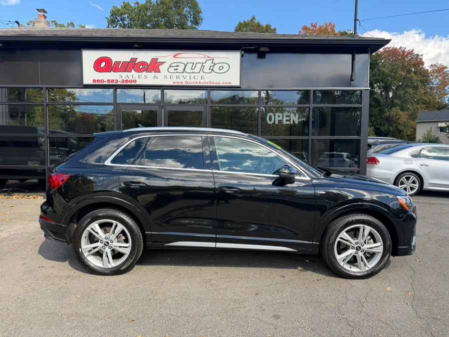 2021 Audi Q3 view 3