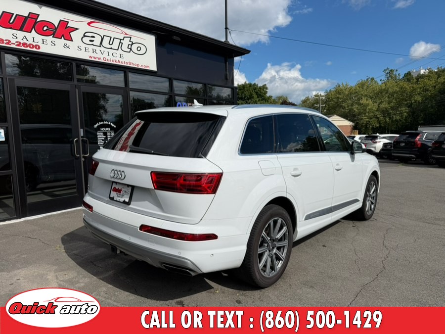 2019 Audi Q7 view 4