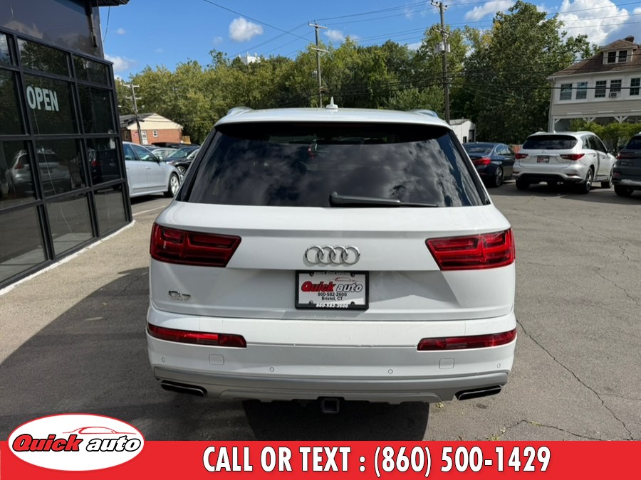 2019 Audi Q7 view 5