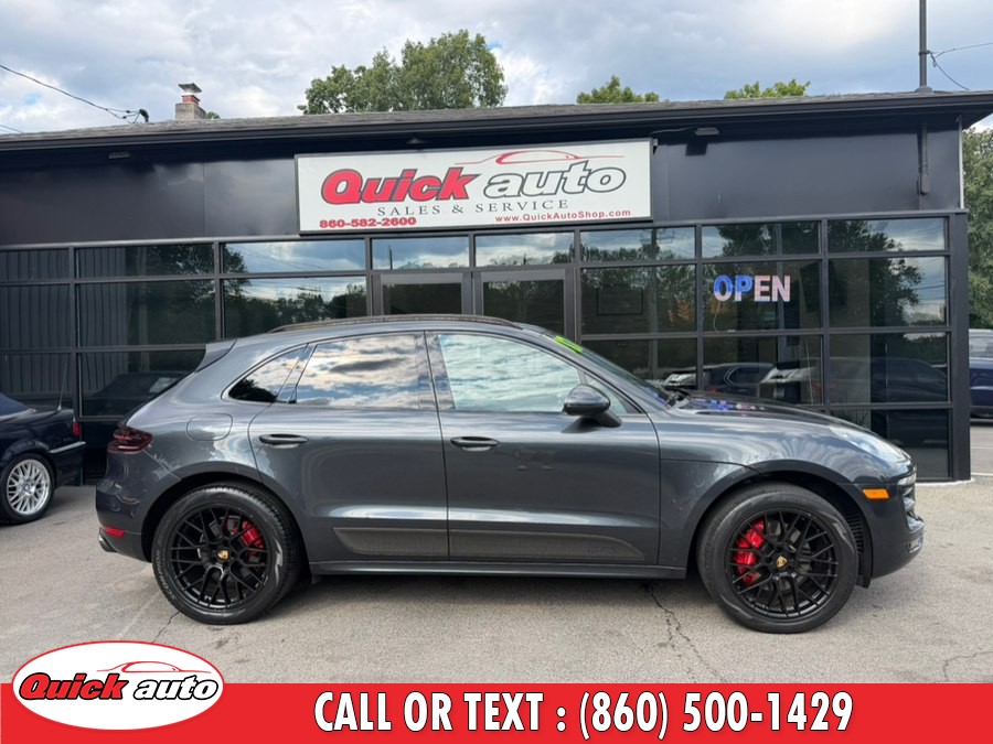 2017 Porsche Macan view 3