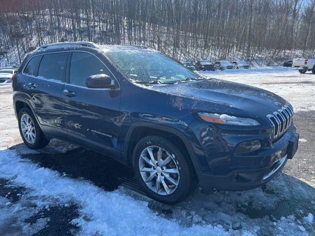 2018 Jeep Cherokee view 3