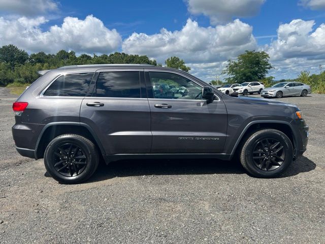 2018 Jeep Grand Cherokee view 4