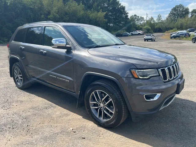 2017 Jeep Grand Cherokee view 3