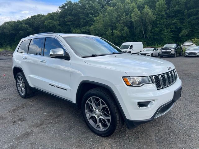2020 Jeep Grand Cherokee view 3