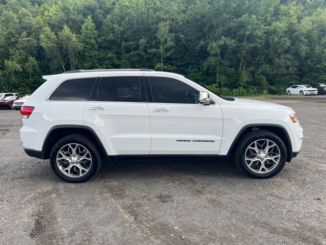 2020 Jeep Grand Cherokee view 4