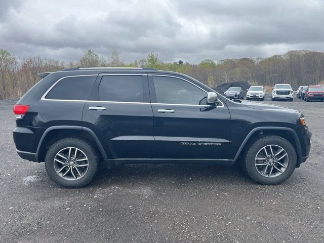 2017 Jeep Grand Cherokee view 4