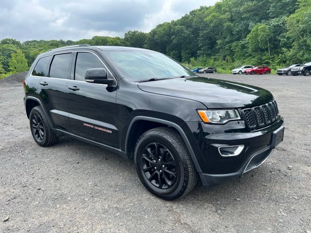2017 Jeep Grand Cherokee view 3