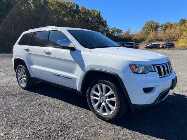 2017 Jeep Grand Cherokee view 3