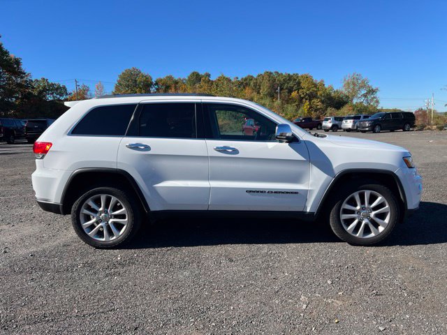 2017 Jeep Grand Cherokee view 4