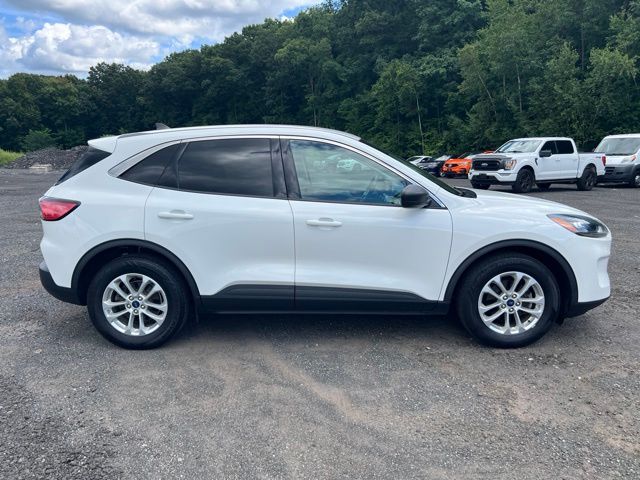 2022 Ford Escape view 4