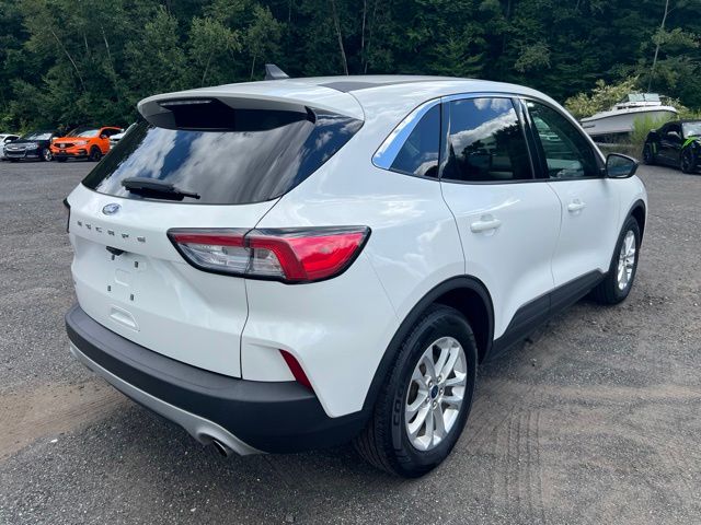 2022 Ford Escape view 5