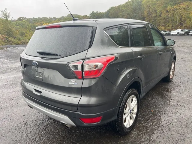 2017 Ford Escape view 5