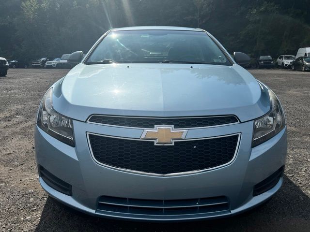 2012 Chevrolet Cruze view 2