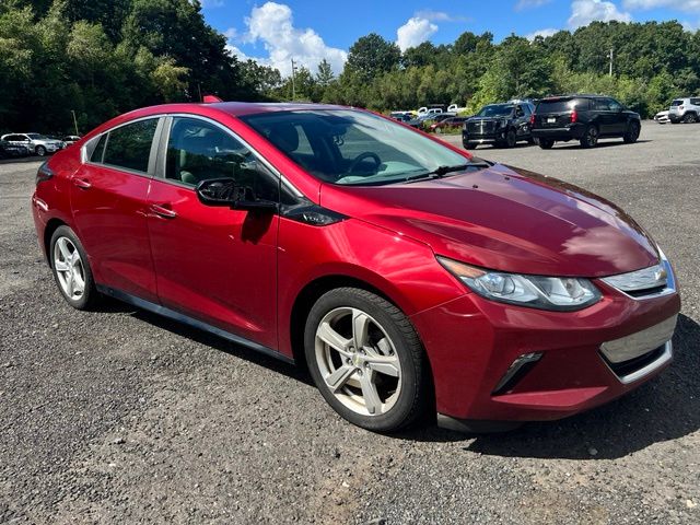 2018 Chevrolet Volt view 3