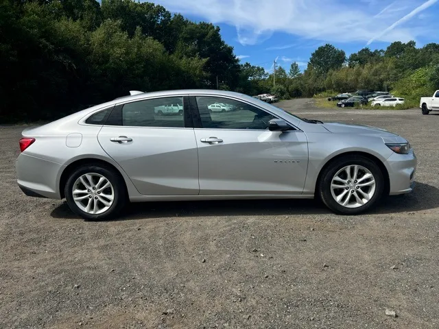 2016 Chevrolet Malibu - Image 4