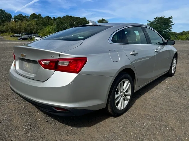 2016 Chevrolet Malibu - Image 5