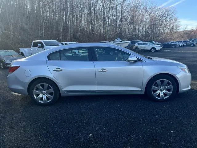 2010 Buick LaCrosse view 4