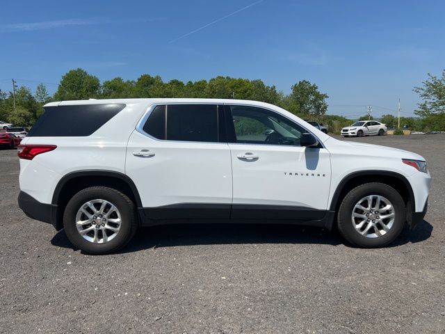 2019 Chevrolet Traverse view 4