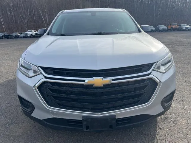 2020 Chevrolet Traverse view 2
