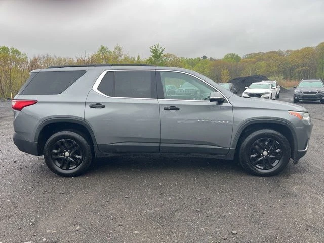 2019 Chevrolet Traverse view 4