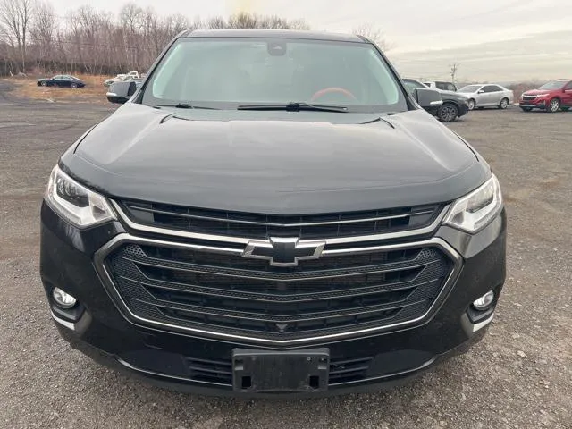 2020 Chevrolet Traverse view 2