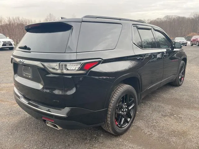 2020 Chevrolet Traverse view 5