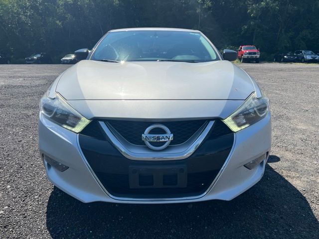 2017 Nissan Maxima view 2