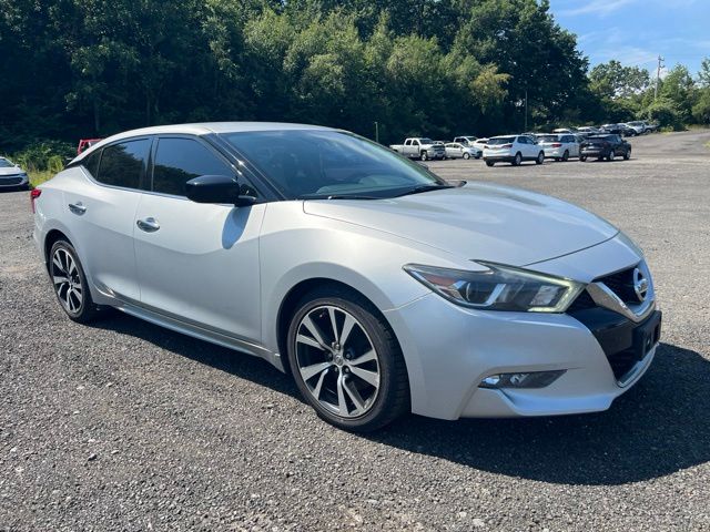 2017 Nissan Maxima view 3