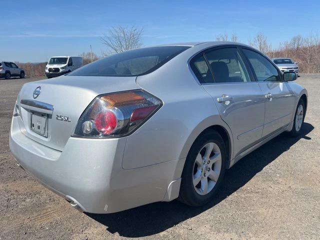 2009 Nissan Altima view 5