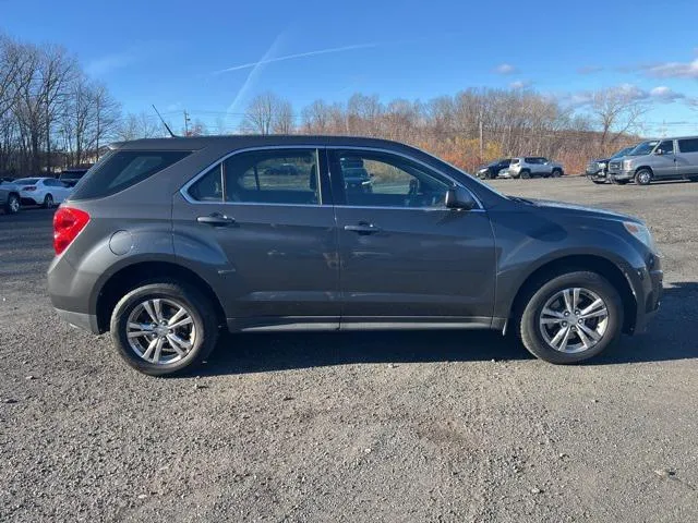 2011 Chevrolet Equinox view 4