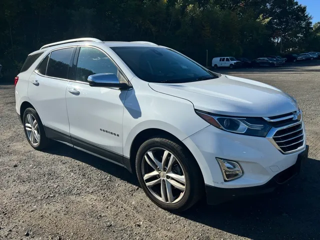 2020 Chevrolet Equinox view 3