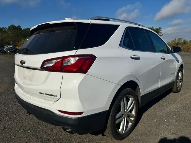 2020 Chevrolet Equinox view 5