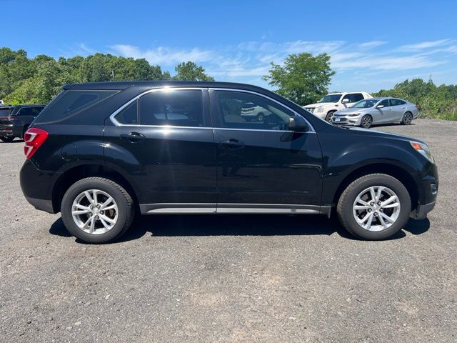 2017 Chevrolet Equinox view 4