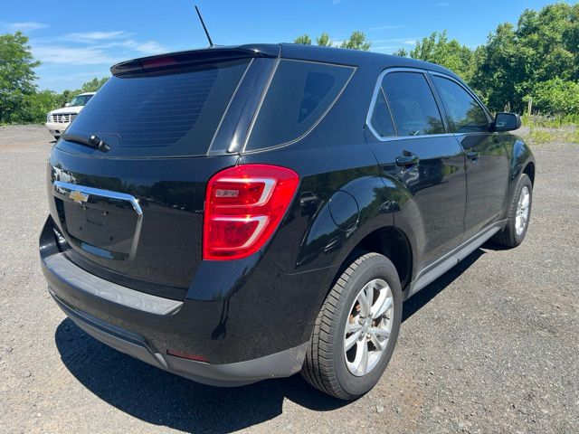 2017 Chevrolet Equinox view 5