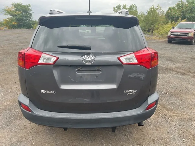 2015 Toyota RAV4 - Image 6