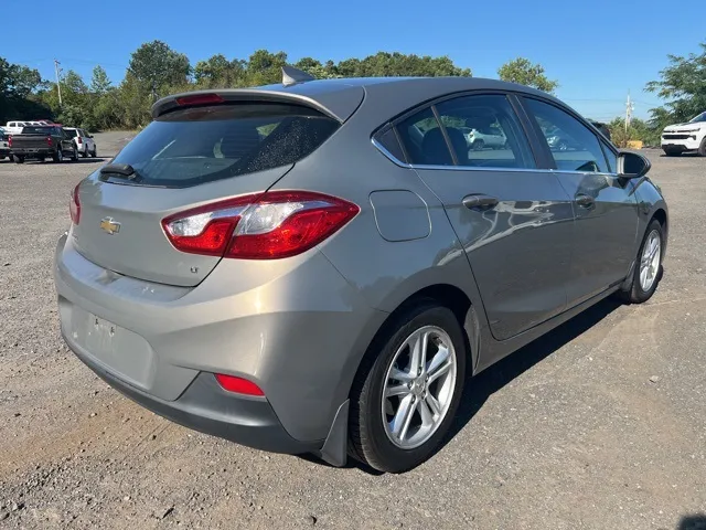 2017 Chevrolet Cruze - Image 5