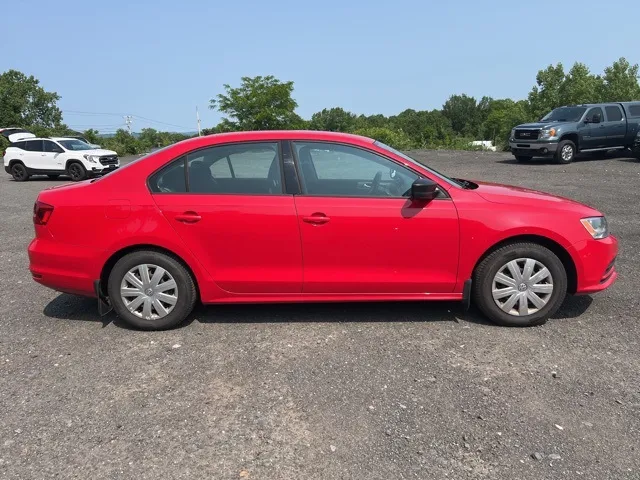2015 Volkswagen Jetta - Image 4