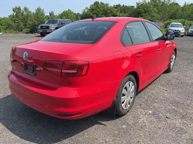 2015 Volkswagen Jetta - Image 5