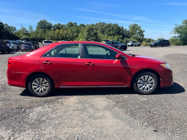 2012 Toyota Camry view 4