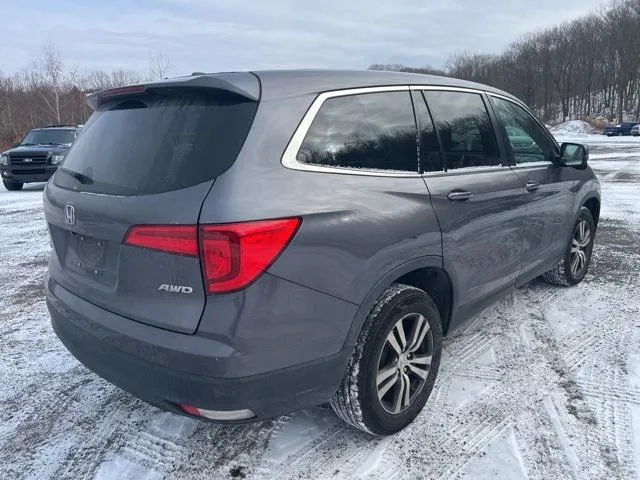2018 Honda Pilot view 5