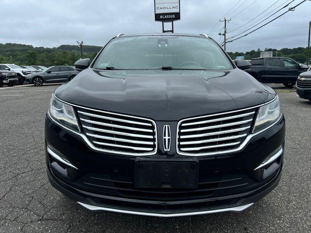 2017 Lincoln MKC view 2