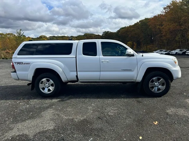2014 Toyota Tacoma view 4