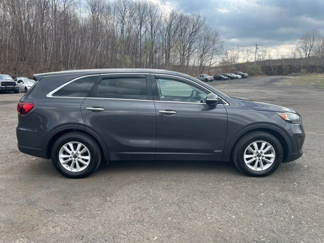 2019 Kia Sorento view 4